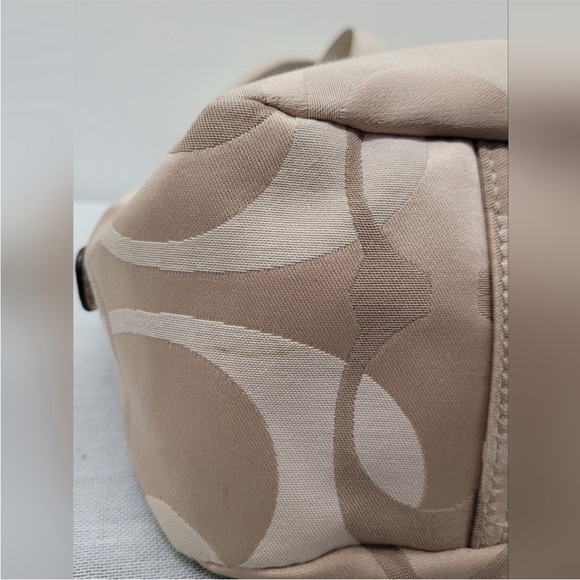 EUC Coach Signature Lexi Purse Cream/Tan - Picture 13 of 16